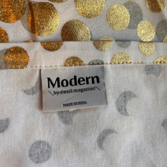 Modern by Dwell Magazine Cloth Napkins Gold Silver Dots 100% Cotton Set of 4 - Picture 3 of 8